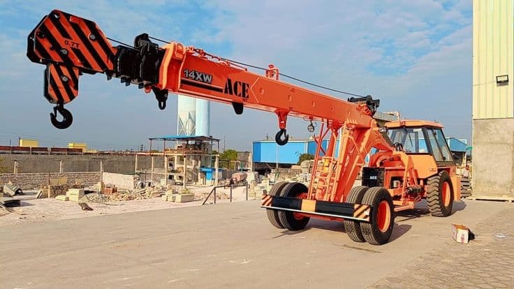 Zupoh Enterprises pick-and-carry crane on site in Ludhiana